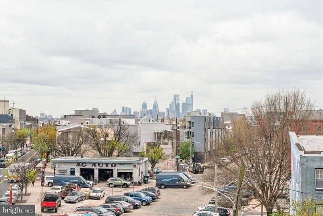 Building Photo - 2330 Frankford Ave