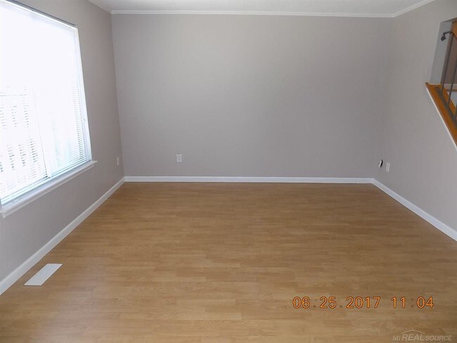 Building Photo - 37294 Charter Oaks Blvd