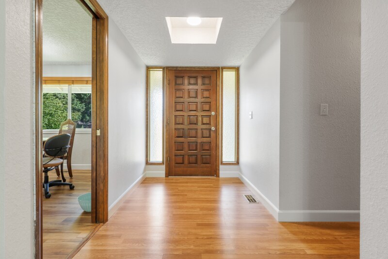 Building Photo - 9423 NE Woodridge St