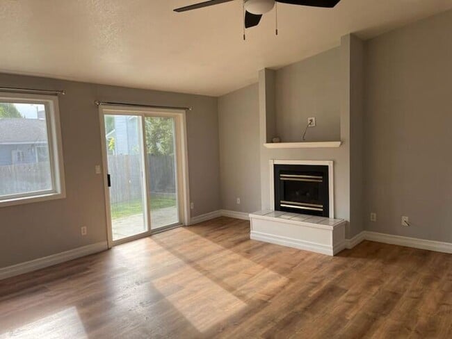 Building Photo - 27208 Manor Pl NW