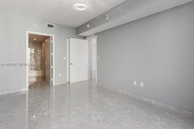 Building Photo - 488 NE 18th St