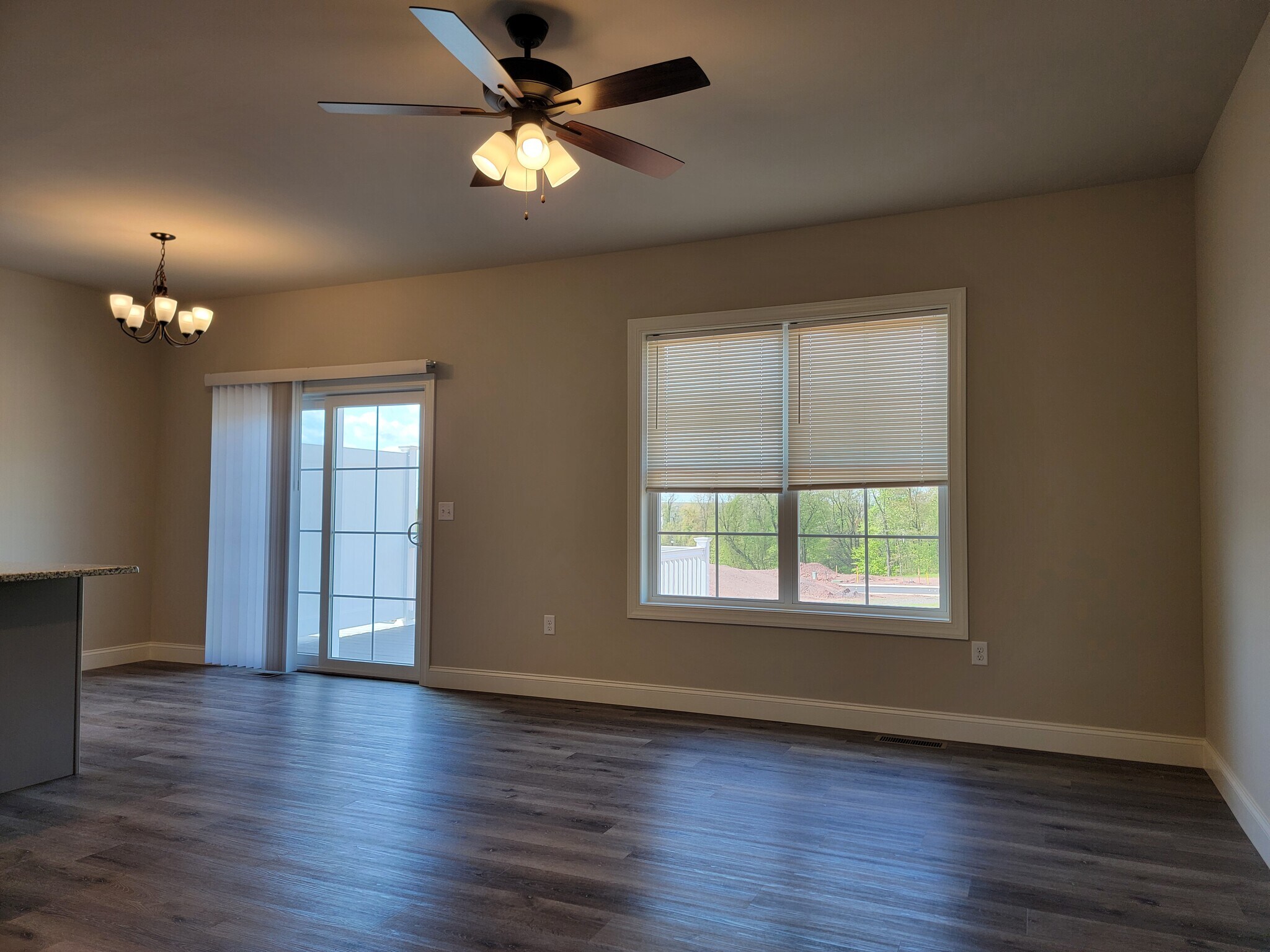 Building Photo - 256 Sage Blvd