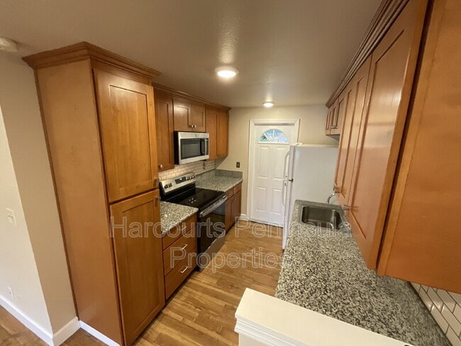 Building Photo - 1742 Anderson St