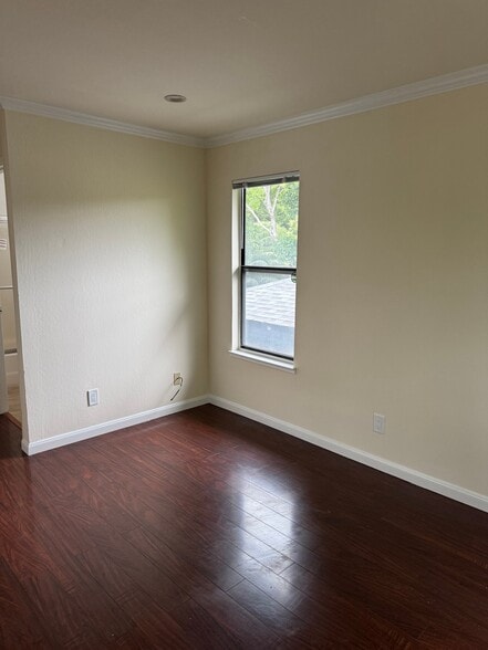 Building Photo - 27 Stevens Pl