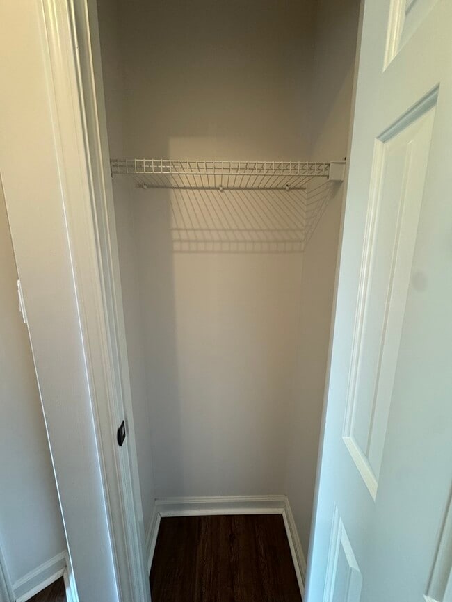 Building Photo - 1966 Abbott Cove