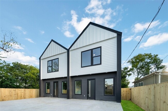 Building Photo - 4353 Aledo St