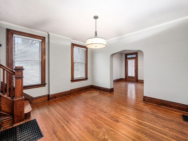 Building Photo - Central German Village Location!