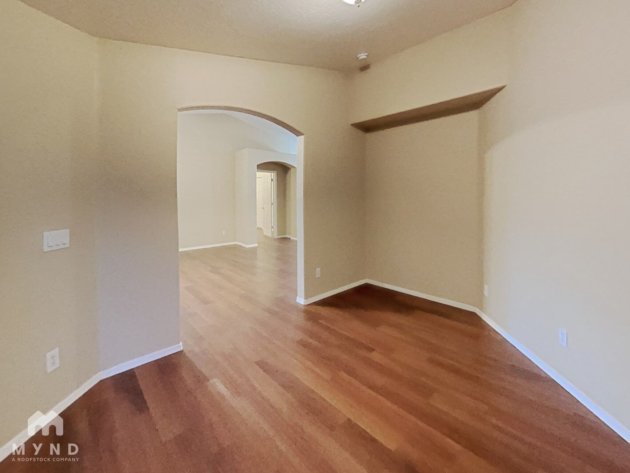 Building Photo - 33921 N Barbara Dr