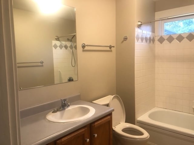 Downstairs bathroom - 6219 SW 21st Ave