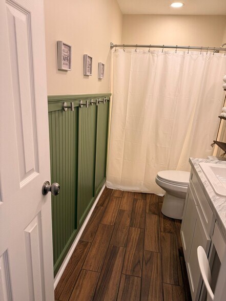 Building Photo - 4005 Calypso Dr