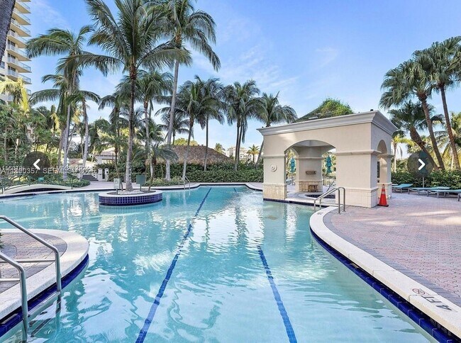 Building Photo - 19501 W Country Club Dr