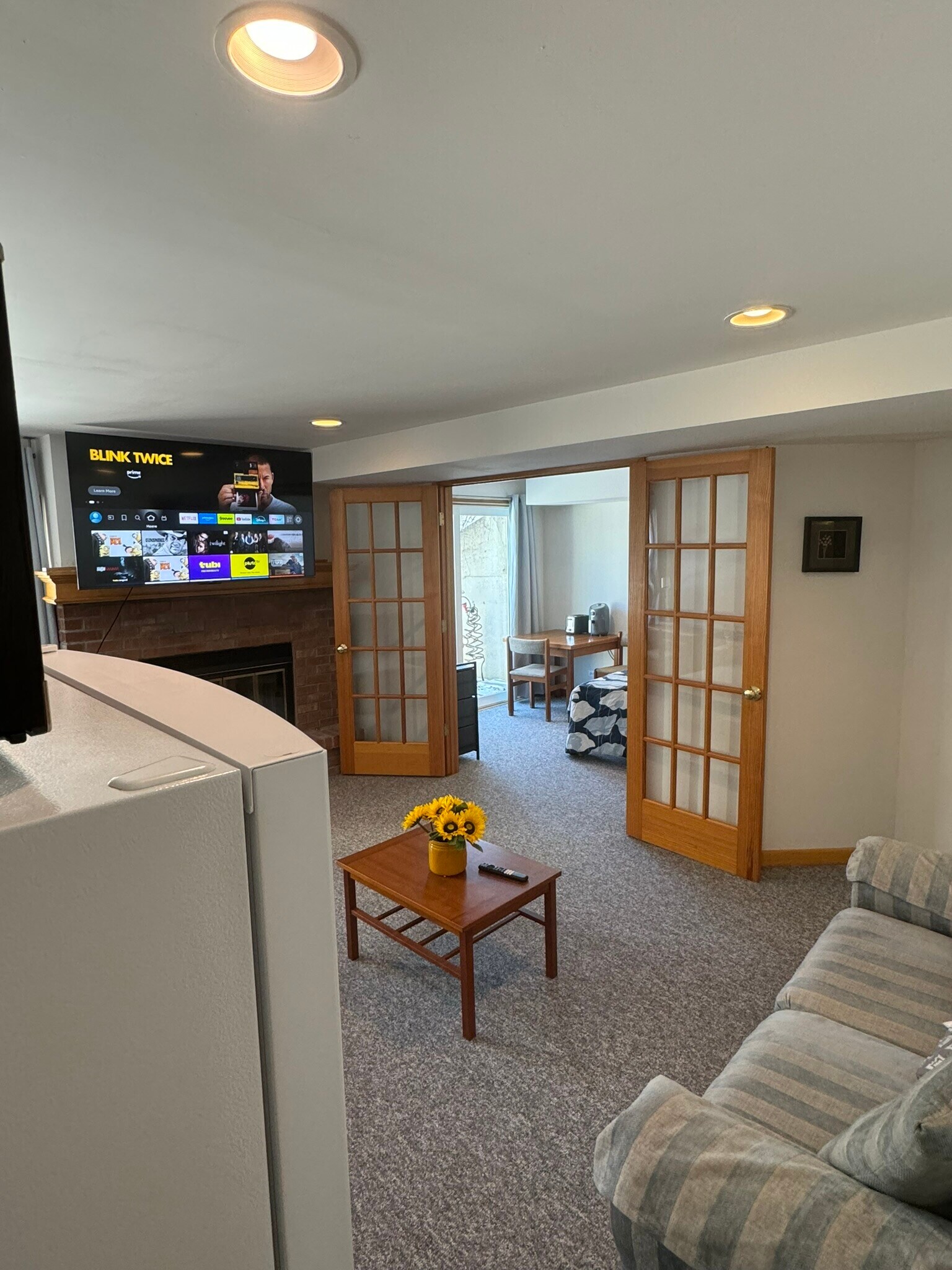 Building Photo - 7S485 Lynn Dr