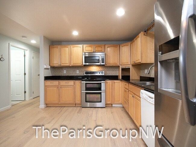 Building Photo - 3br Totem Lake Condo Big Open Flr Plan
