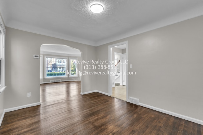 Building Photo - 18010 Sorrento Ave