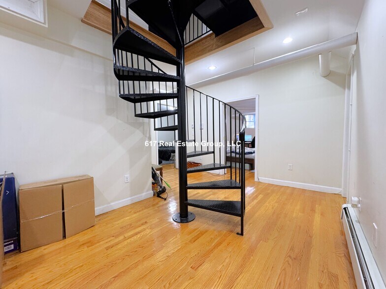 Building Photo - 22 Euston St