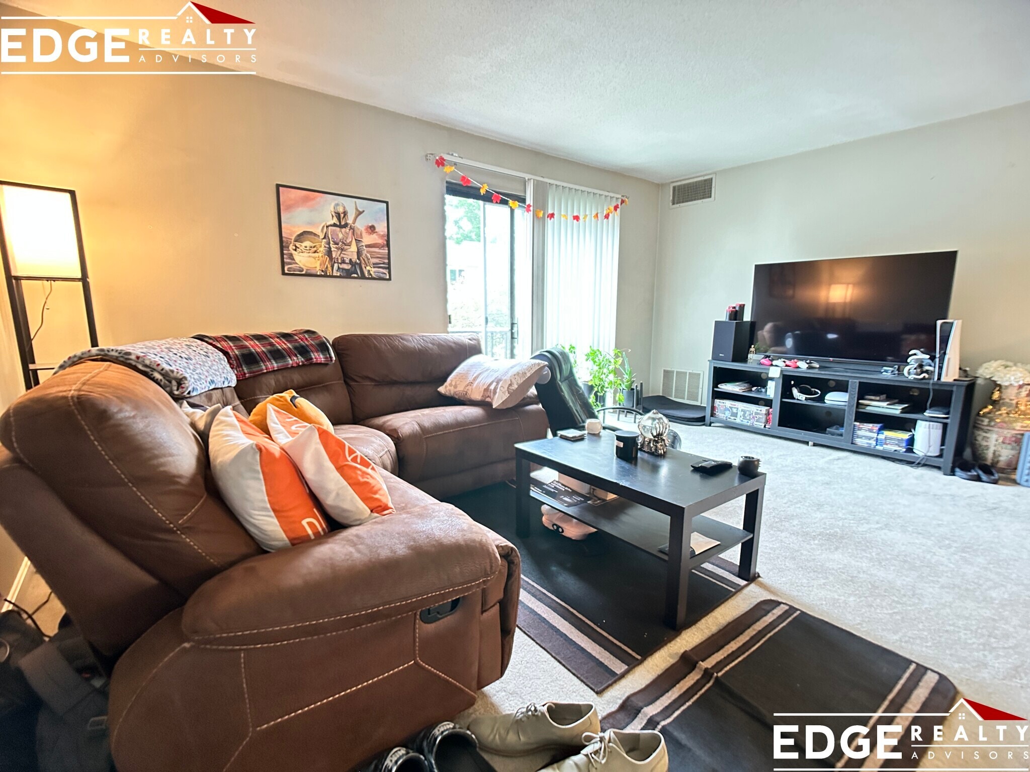 Building Photo - 49 Village Brook Ln