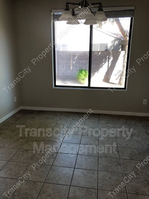 Building Photo - 4537 S Granite St