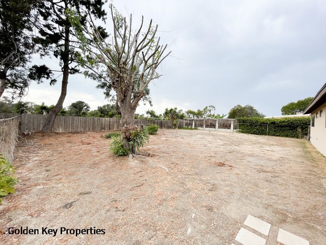 Building Photo - Single Story 4BR/2BA Home in Carlsbad! Ava...