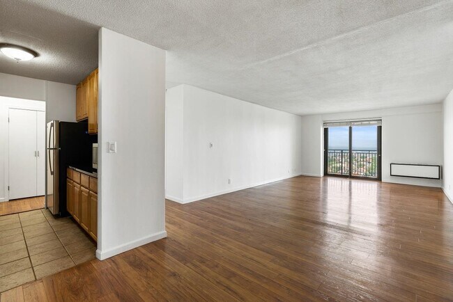 Building Photo - 7855 JFK Blvd E