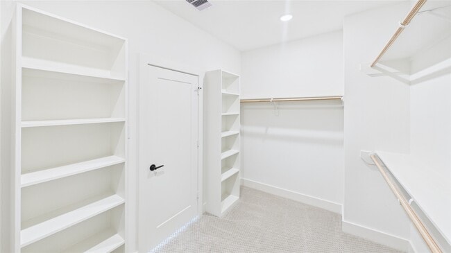 Building Photo - 9609 Valeca Dr