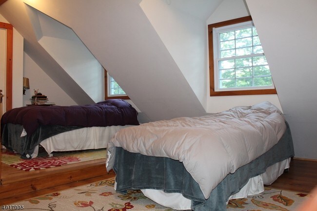 Building Photo - 920 Ridge Rd