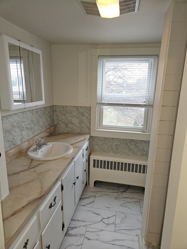 Building Photo - 513 E Baltimore St