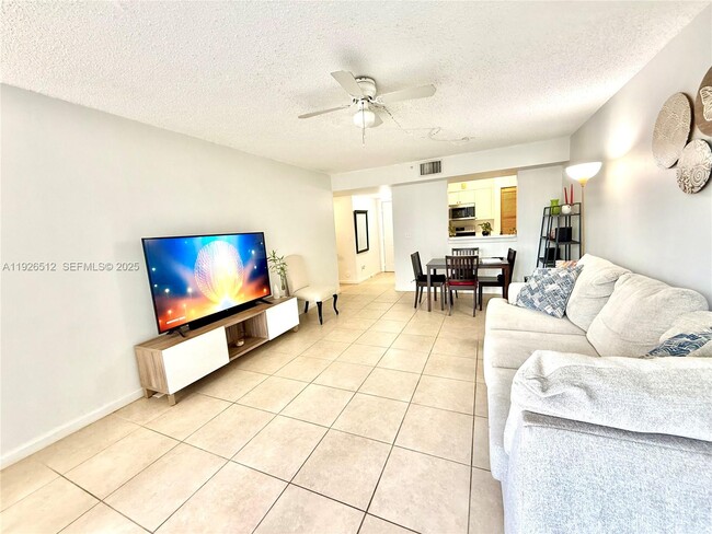 Building Photo - 1341 SE 3rd Ave