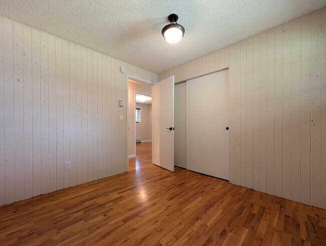 Building Photo - Great 4-Bedroom, 1.5-Bath Home In The River Road Area Of Eugene!
