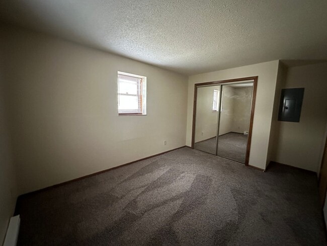 Building Photo - 1629