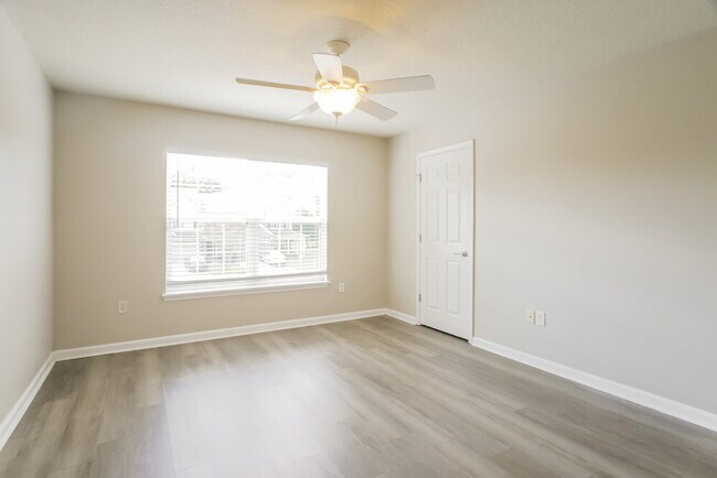 Building Photo - 6499 White Flower Ct