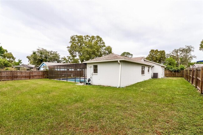 Building Photo - 8373 Camphor Dr