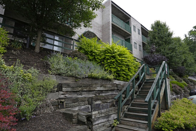 Building Photo - Cambridge Court