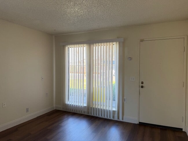 Building Photo - 77-79 West Clover St