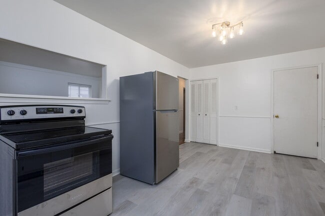 Building Photo - 8261 Gerald Ave