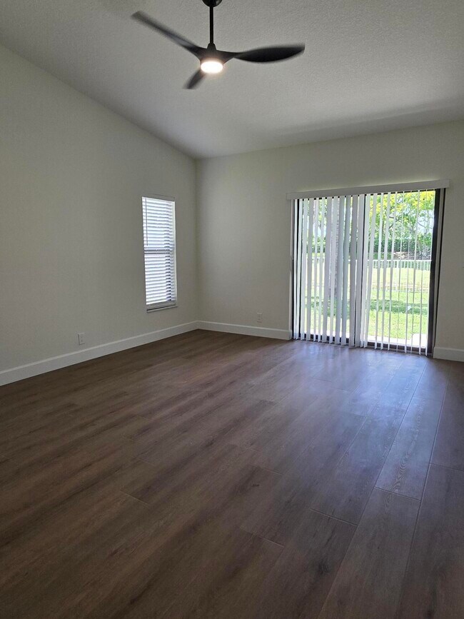 Building Photo - 11354 Island Lakes Ln