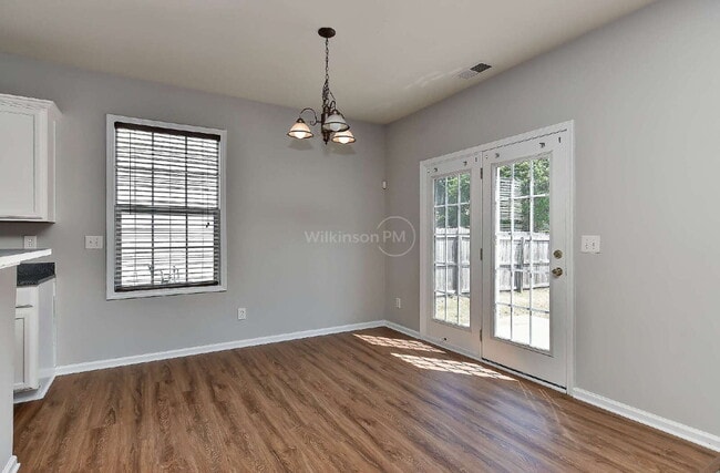 Building Photo - Beautiful 4-Bedroom Two Story Home with Fe...