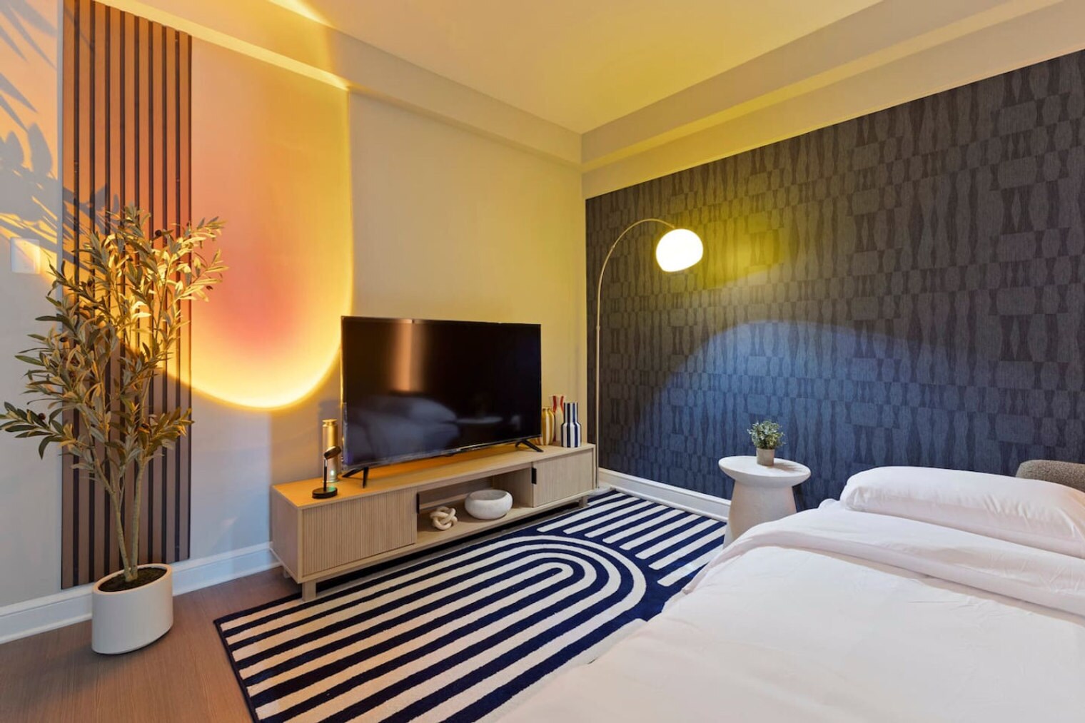 Building Photo - 1500 Arlington Blvd