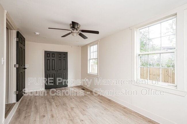 Building Photo - 2679 Oregon Ave