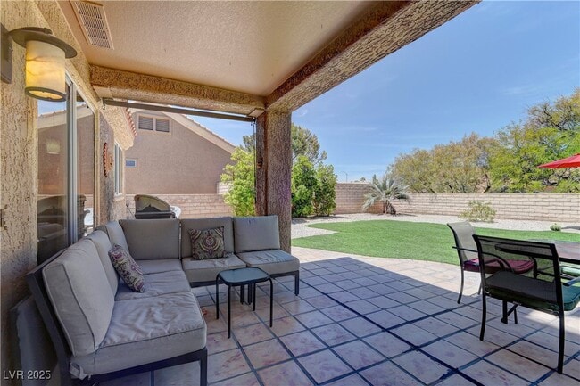 Building Photo - 8912 Signal Terrace Dr