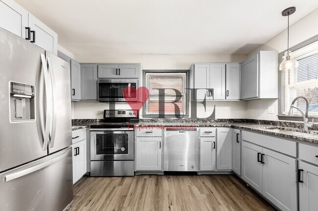 Building Photo - 158 Dakota Ave