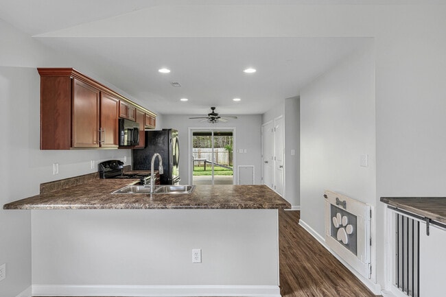 Building Photo - 160 Winstead Cir