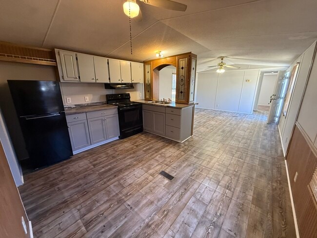 Building Photo - 48 Valtlee Dr