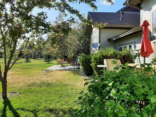 Building Photo - 135 Eaton Dr