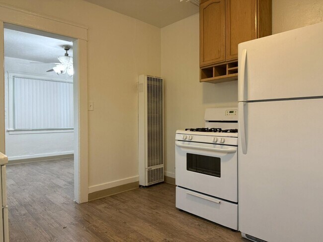 Building Photo - 860w22nd