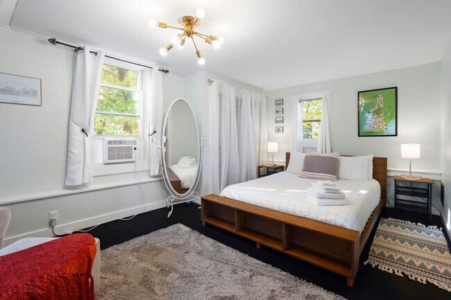 Building Photo - 78 Morning St