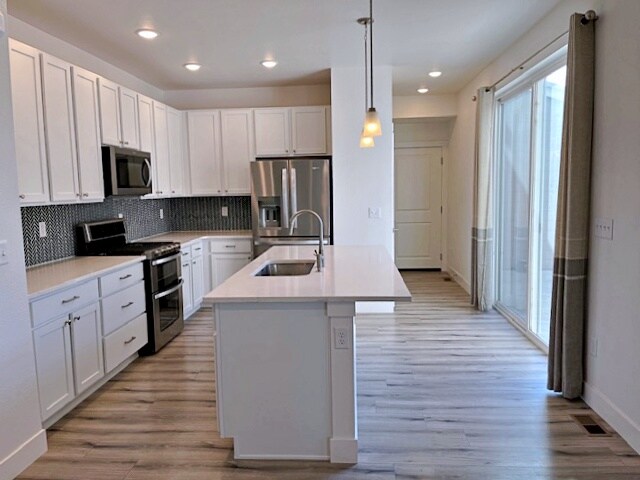 Building Photo - 5919 Denys Dr.