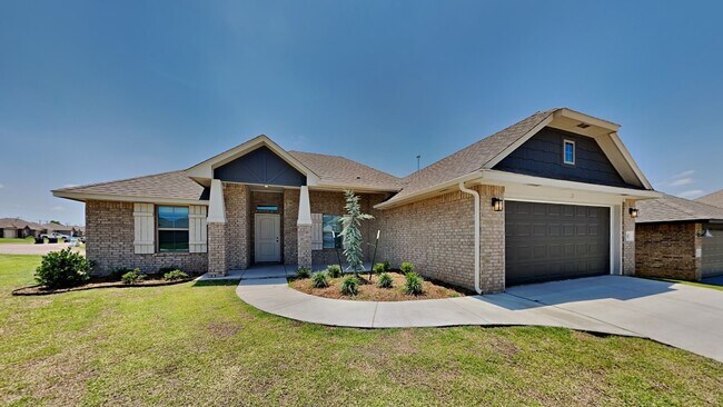 Building Photo - Beautiful 4 Bedroom 2 Bathroom Corner Lot ...