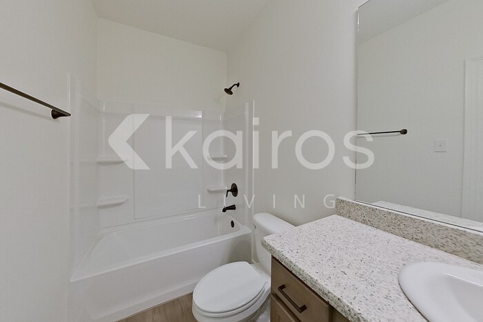 Building Photo - 114 Rainfall Ln