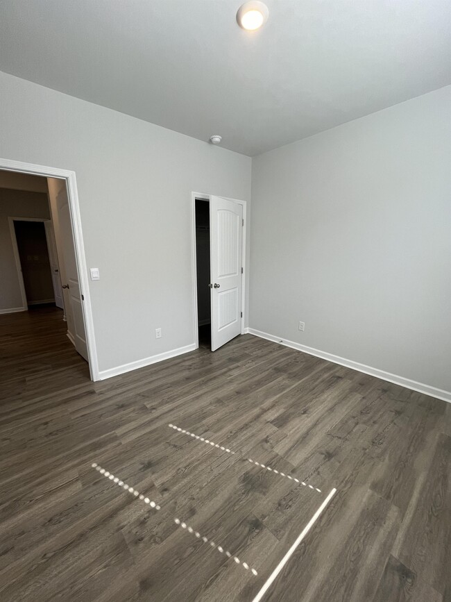 Building Photo - 6127 Japonica Ln