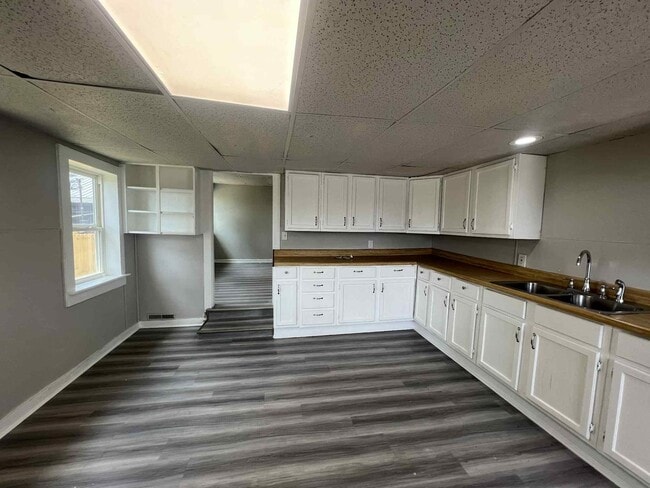 Building Photo - SUMMER SPECIAL: HALF OFF FIRST MONTH RENT!...